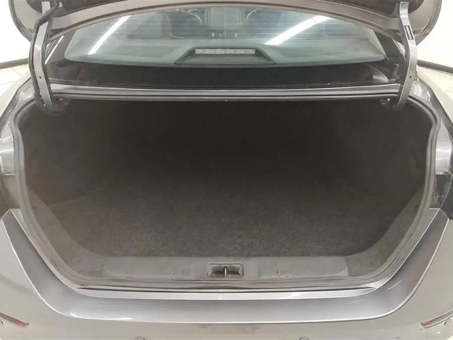 نسخة استمتاع XL CVT 1.6L نيسان سيلفي 2021