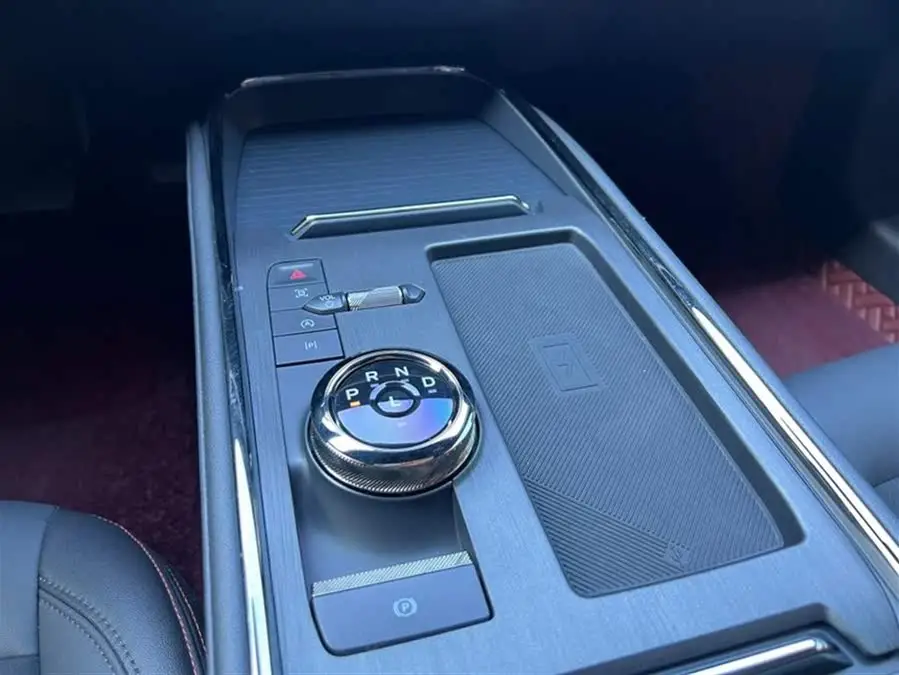 مونديو 2022 إيكوبوست 245 طراز فاخر