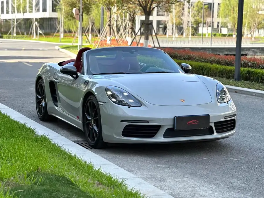 بورش 718 2022 بوكستر T 2.0T