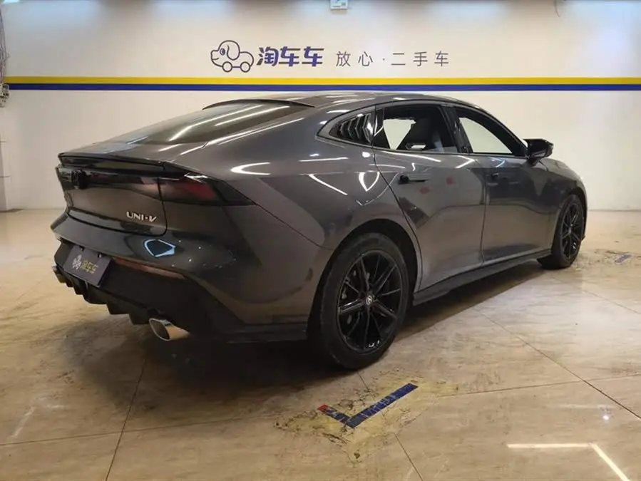 Changan UNI-V 2023 1.5T Premium Edition