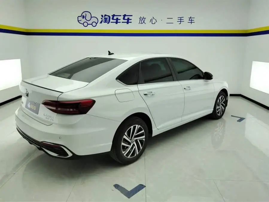 لافيدا 2023 300TSI DSG نسخة السماء الكاملة