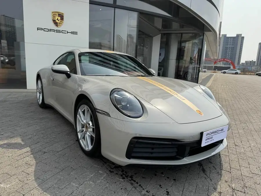 بورش 911 2023 كاريرا 3.0T