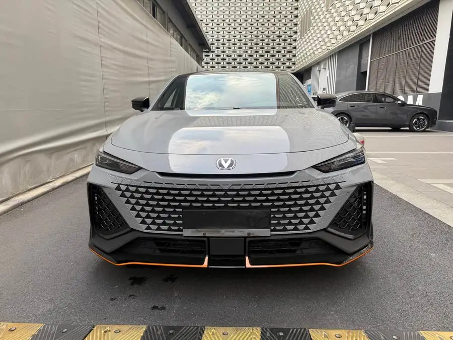 Changan UNI-V 2022 2.0T Ling Su Edition
