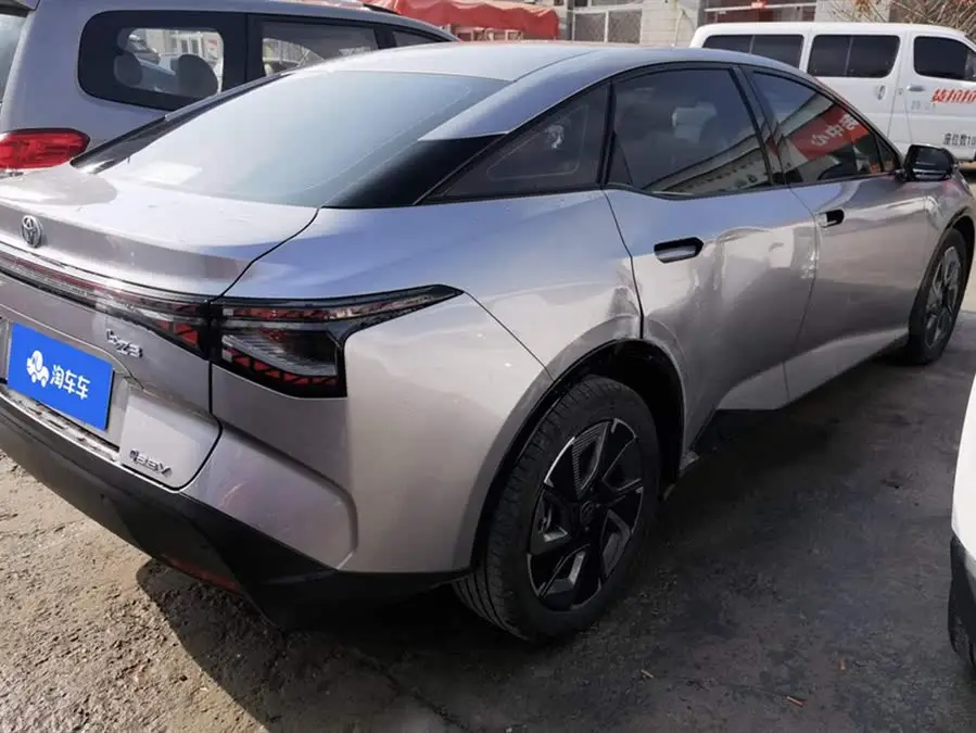 تويوتا bZ3 2023