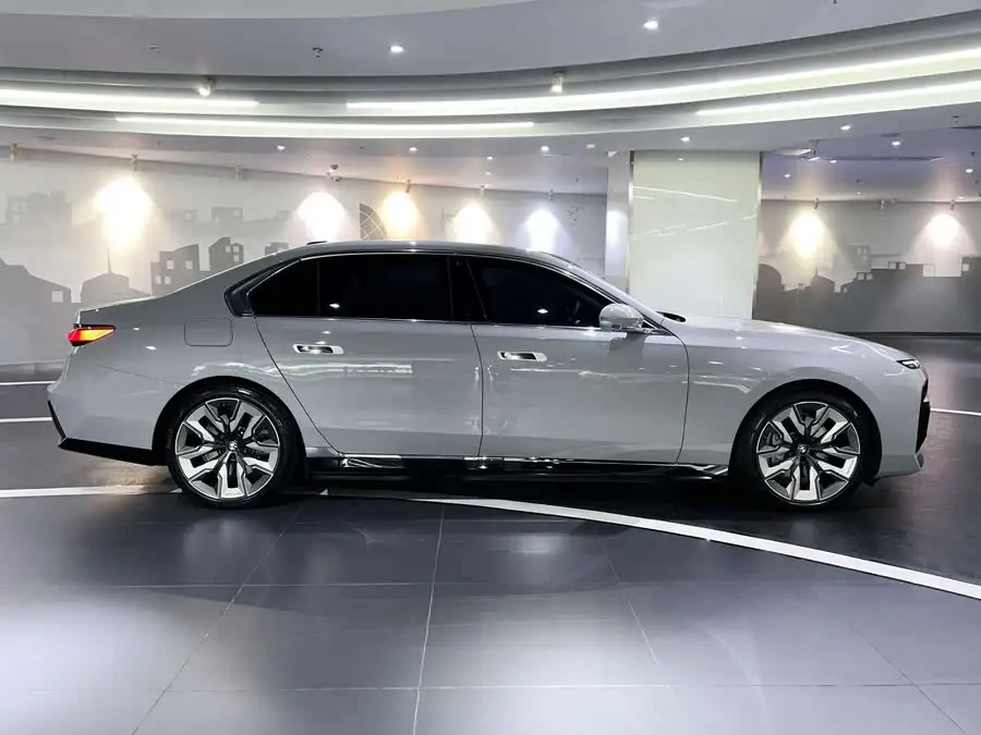 BMW i7 2023 eDrive50L Leading M Sport Package