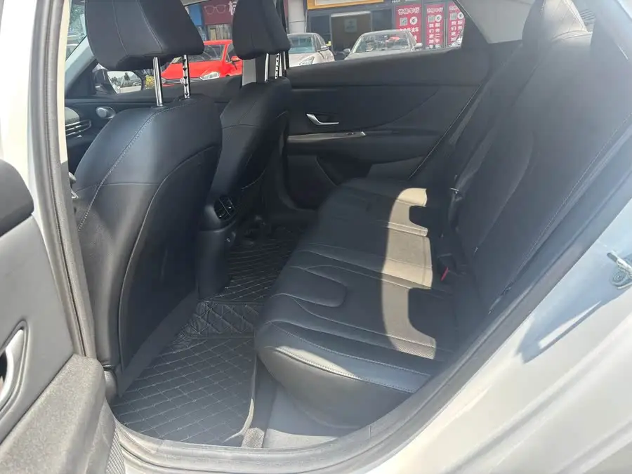 Elantra 2023 1.5L CVT LUX Premium