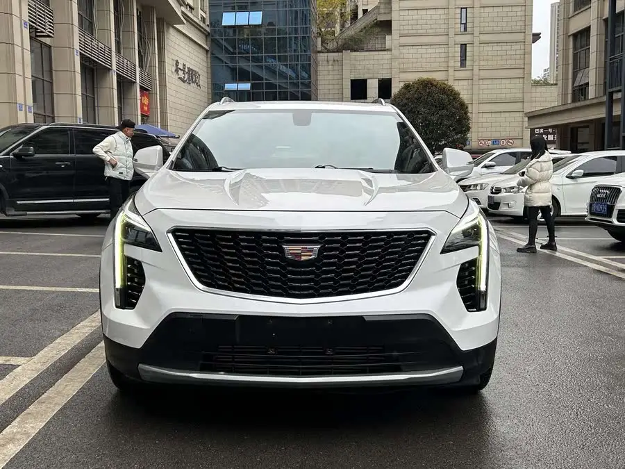 Cadillac XT4 2021 28T FWD Premium