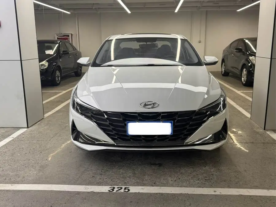 هيونداي إلنترا 2022 1.5 لتر CVT GLS النسخة الرائدة