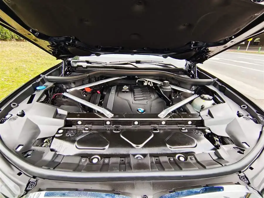 بي إم دبليو X7 2021 xDrive40i حزمة M الرياضية المتميزة