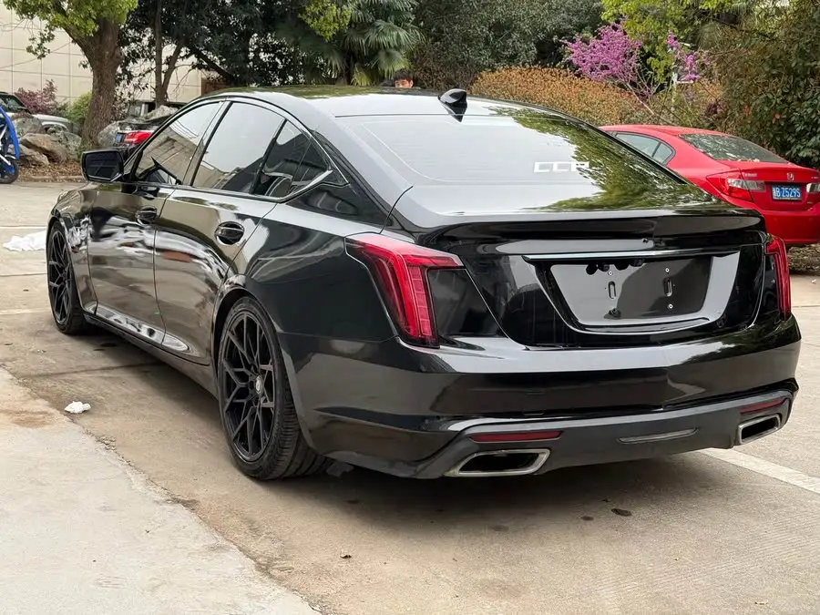 كاديلاك CT5 2023 28T الفاخرة (الإصدار القياسي)