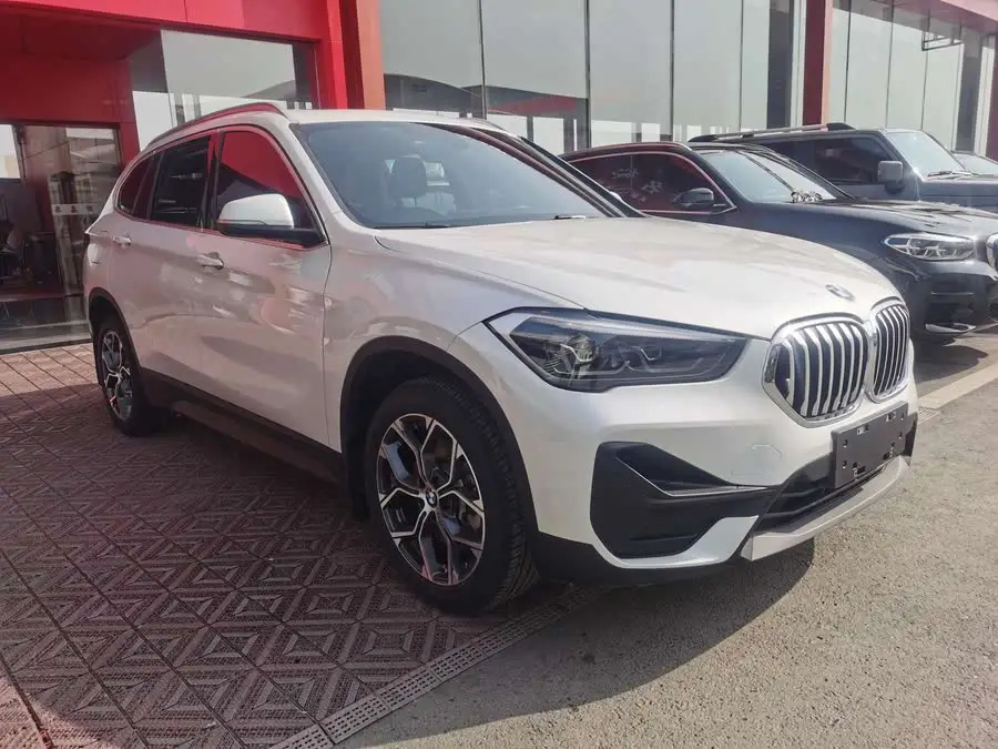 بي ام دبليو X1 2021 sDrive25Li النسخة الرائدة