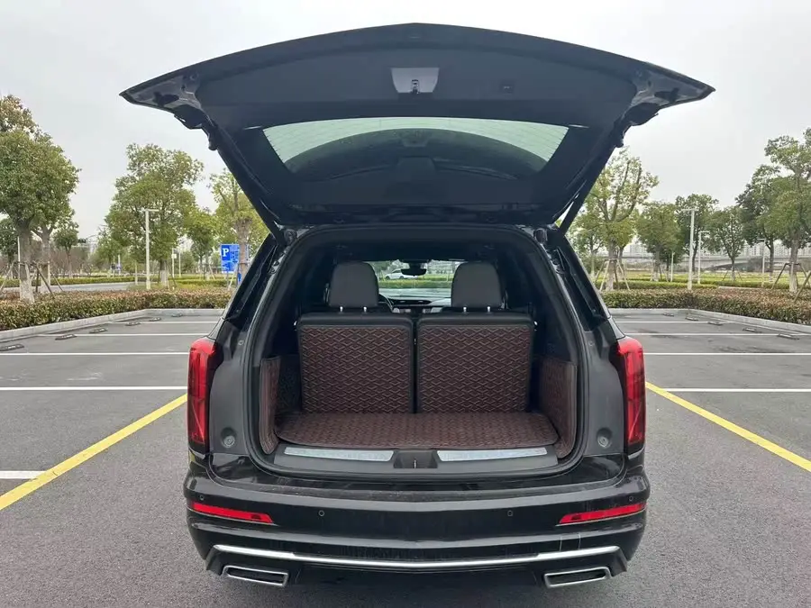 كاديلاك XT6 2022 2.0T طراز ستة مقاعد دفع رباعي فاخر