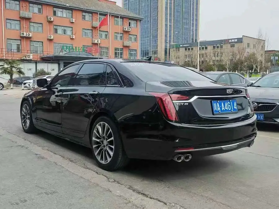 كاديلاك CT6 2022 28T الفاخرة