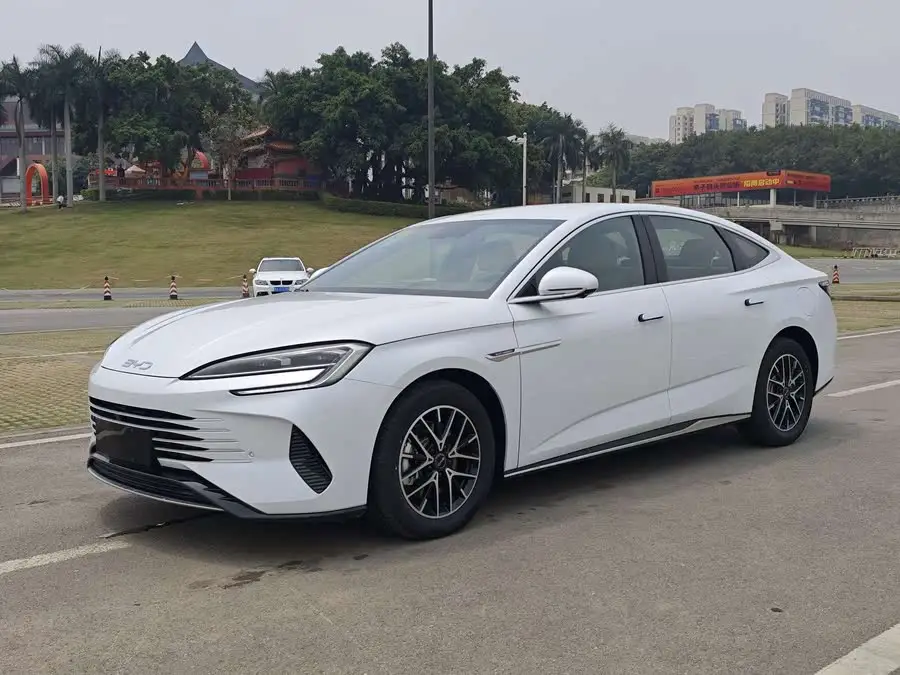 ختم 2024 نسخة المجد DM-i 1.5L 121 كم الطراز النخبوي