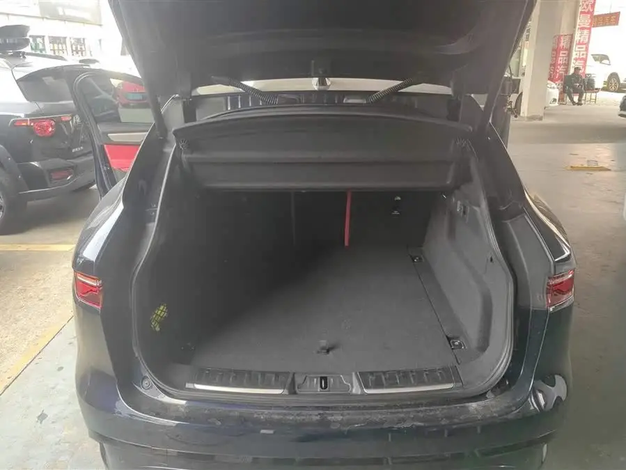 Jaguar F-PACE 2024 P250 R-Dynamic SE