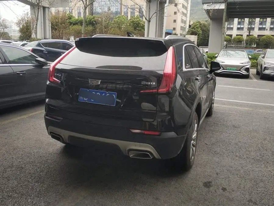 Cadillac XT4 2022 28T Luxury FWD
