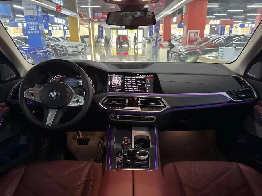 بي إم دبليو X5 2022 xDrive 30Li حزمة M الرياضية الفاخرة