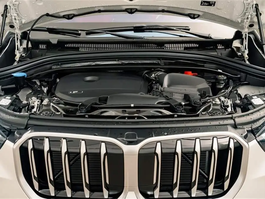 بي إم دبليو X1 2024 sDrive25Li حزمة تصميم X