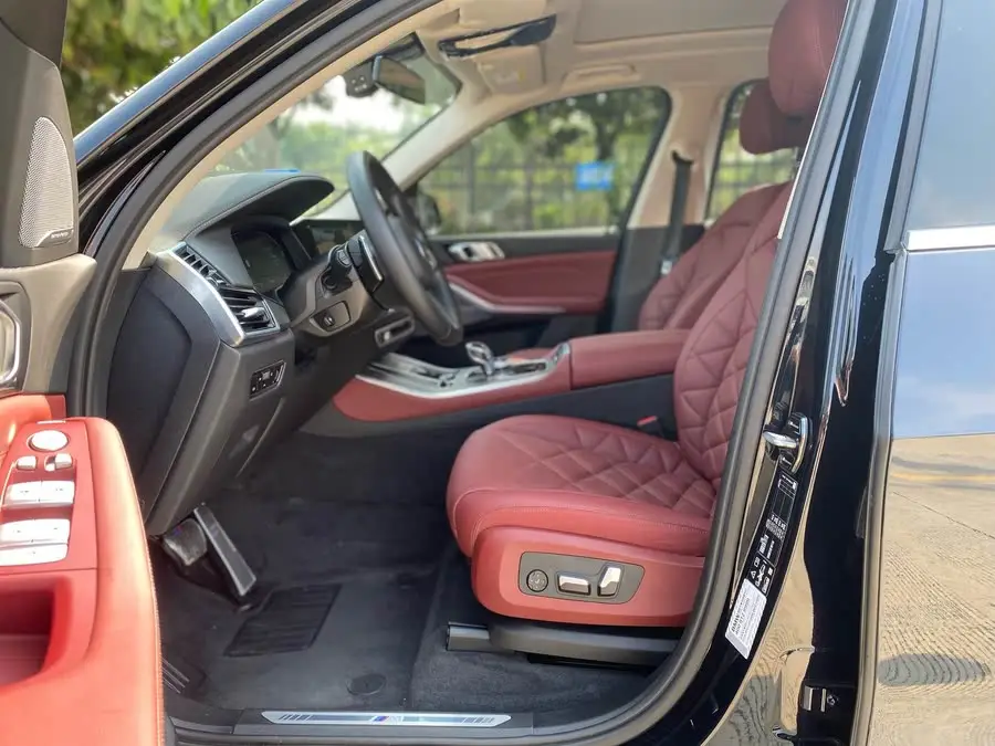 بي إم دبليو X5 2022 طراز مُعدل xDrive 30Li حزمة M الرياضية الفاخرة