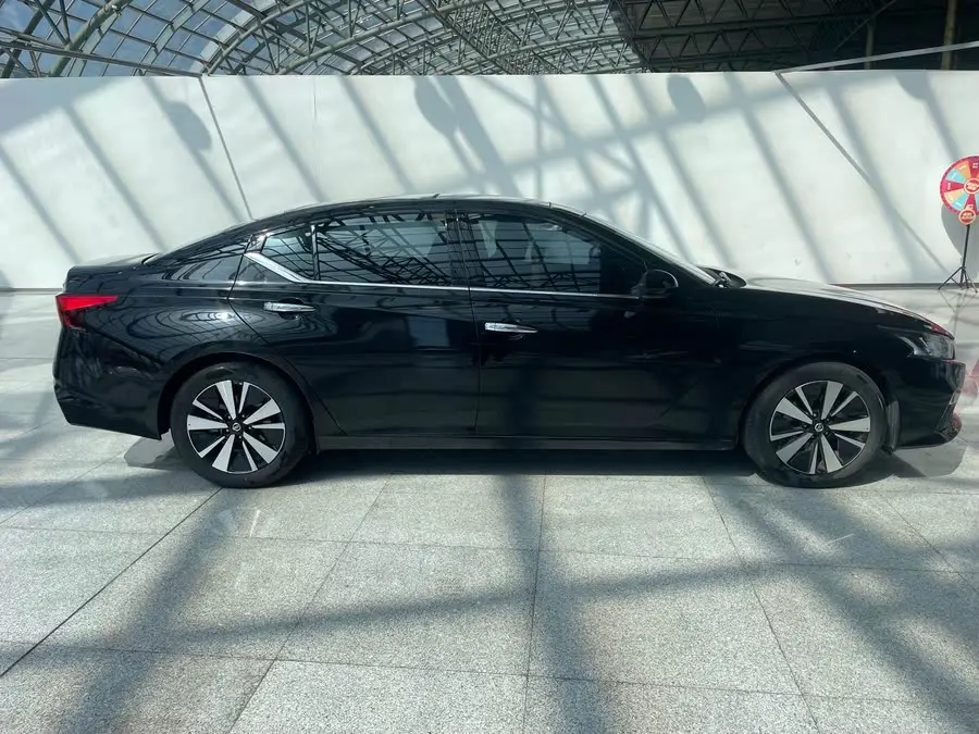 تينلاي 2021 2.0T XL Upper AD1 إصدار الملاحة الذكية