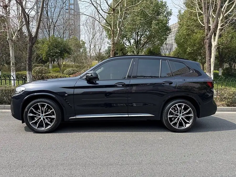 بي إم دبليو X3 طراز 2023 تحديث xDrive30i الطراز الرائد حزمة M ليل