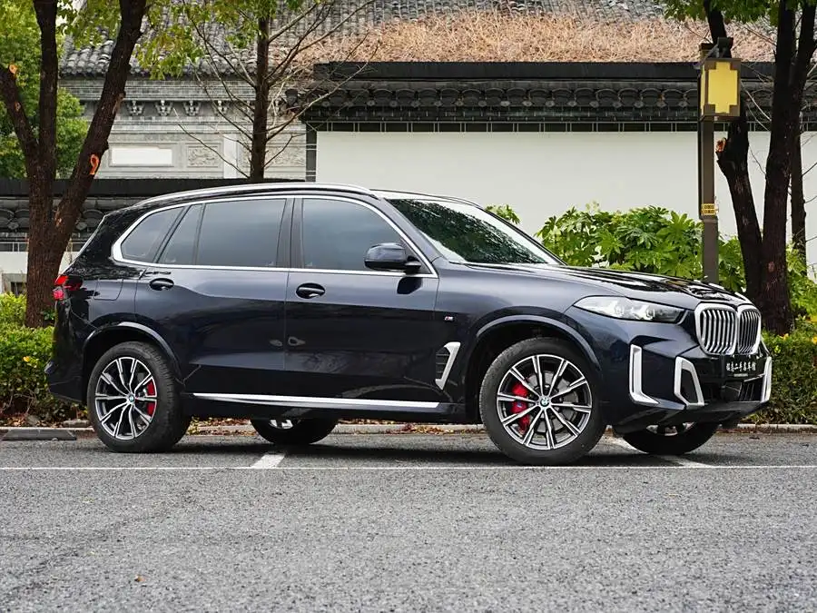 بي إم دبليو X5 2023 xDrive 30Li حزمة M الرياضية