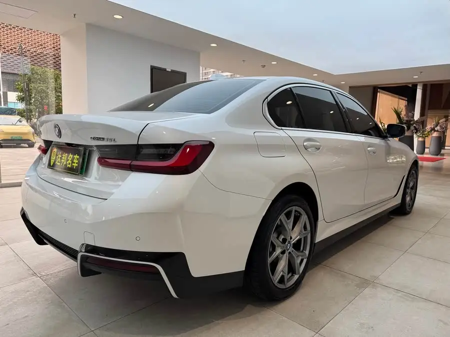 بي إم دبليو i3 2024 eDrive 35 L