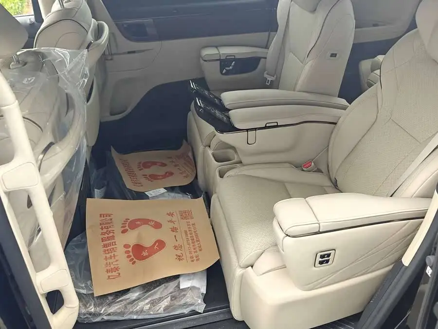 ألفارد 2024 طراز هايبرد 2.5 لتر النسخة المميزة