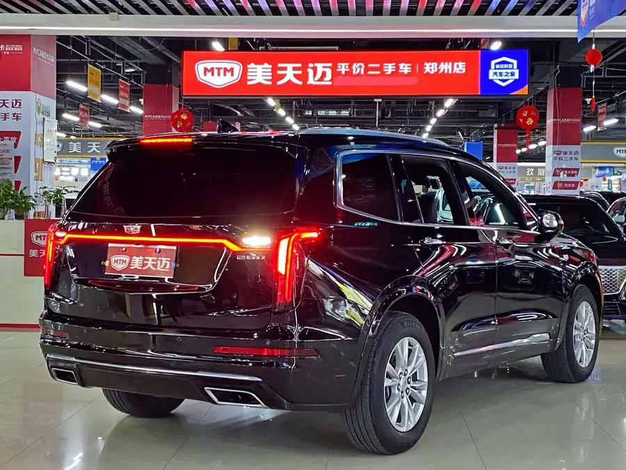 كاديلاك XT6 2021 2.0T طراز ستة مقاعد دفع رباعي