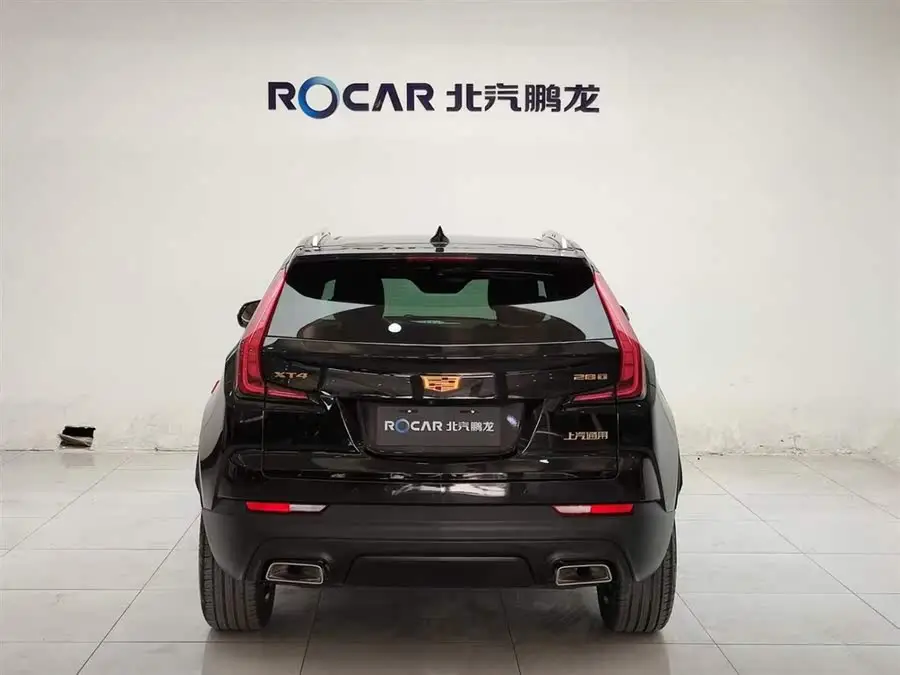 كاديلاك XT4 2022 28T طراز الدفع الثنائي