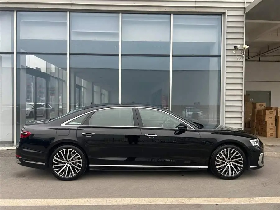 أودي A8 2023 A8L 55 TFSI كواترو الطراز الرائد