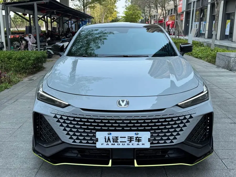 Changan UNI-V 2023 2.0T Ling Su Edition