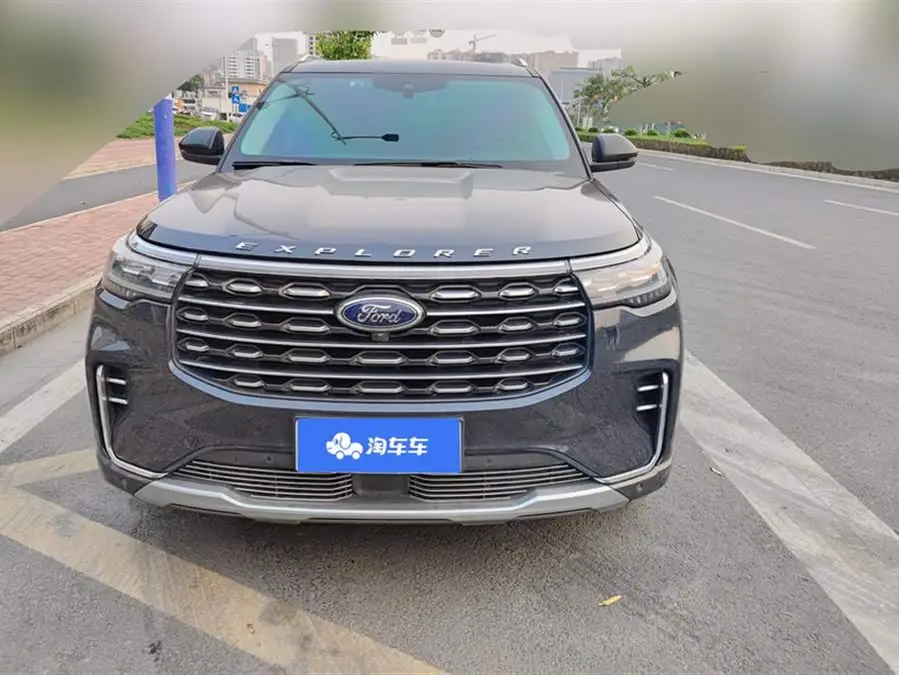 مستكشف 2023 إيكوبوست 285 إصدار تيتانيوم 4WD 6 مقاعد