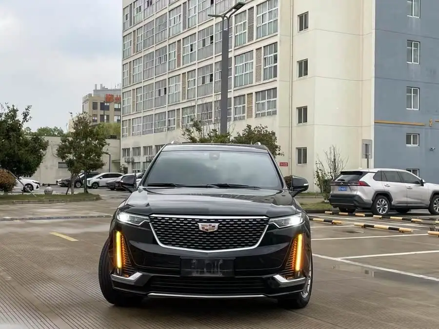 Cadillac XT6 2022 2.0T Luxury 7-seater AWD