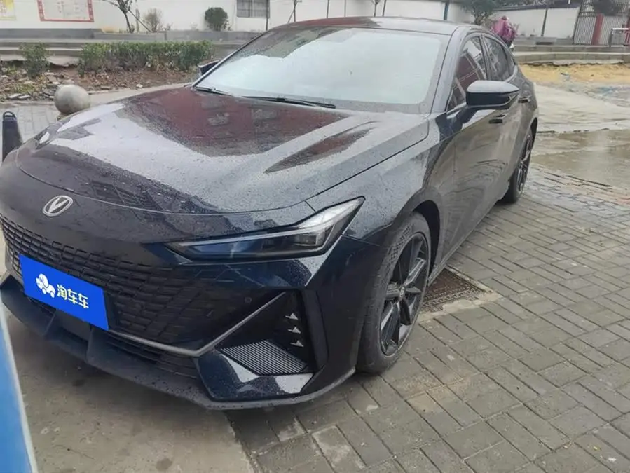 Changan UNI-V 2023 1.5T Premium