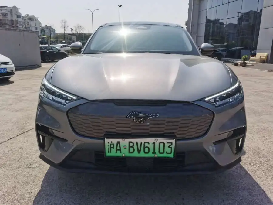 فورد موستانج ماك-إي 2021 النسخة ذات الدفع الخلفي (نطاق قياسي)