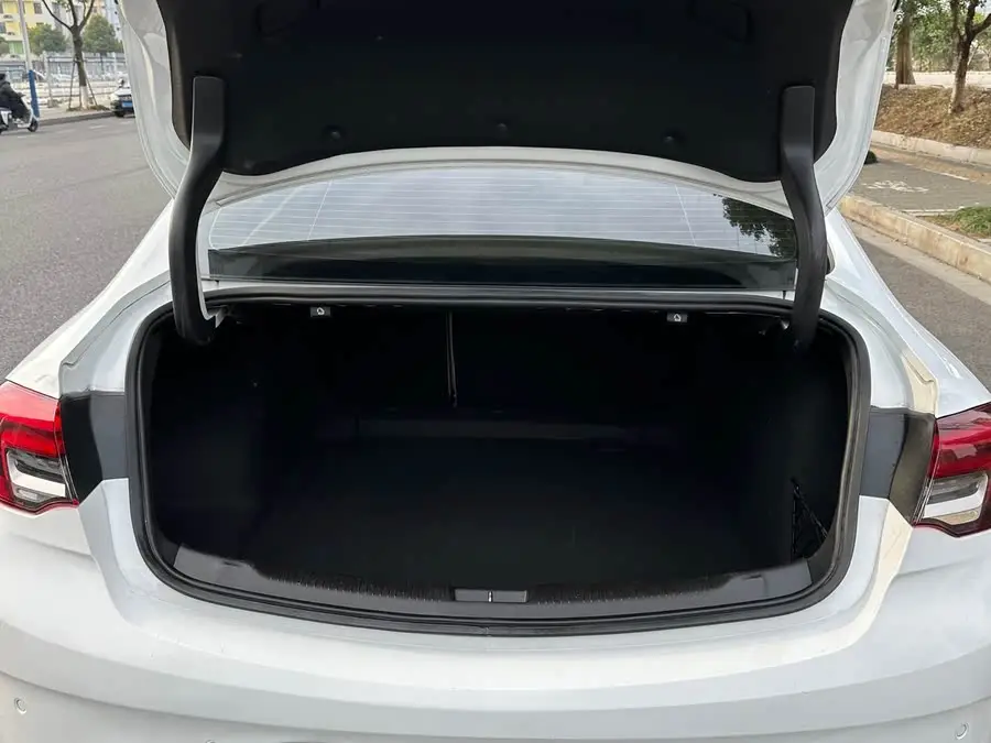 2021 بايك ريجال 552T النخبة