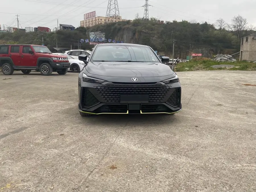 Changan UNI-V 2023 2.0T Ling Su Edition