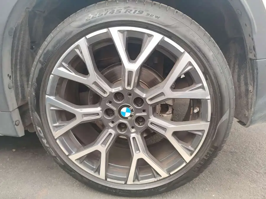 بي إم دبليو X1 2022 نموذج معدل xDrive25Li فئة مميزة