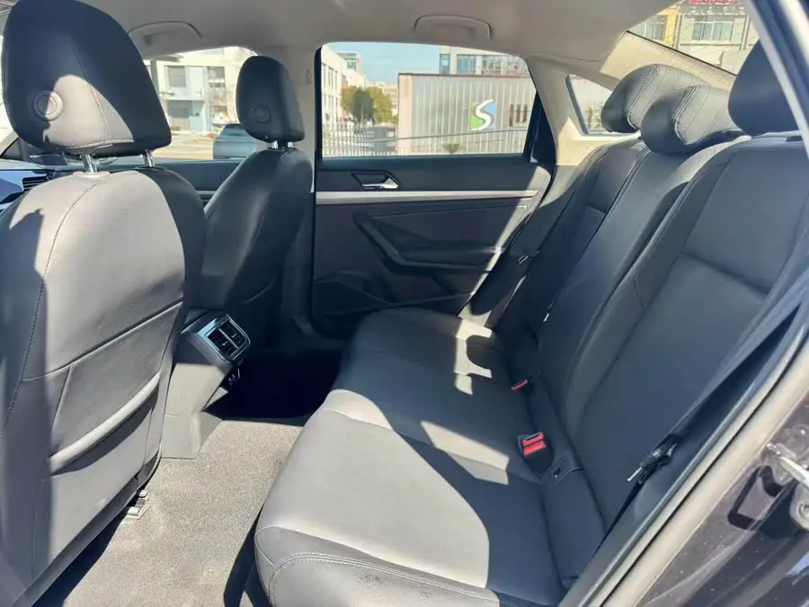 لافيدا 2022 1.5 لتر أوتوماتيكي أنيقة