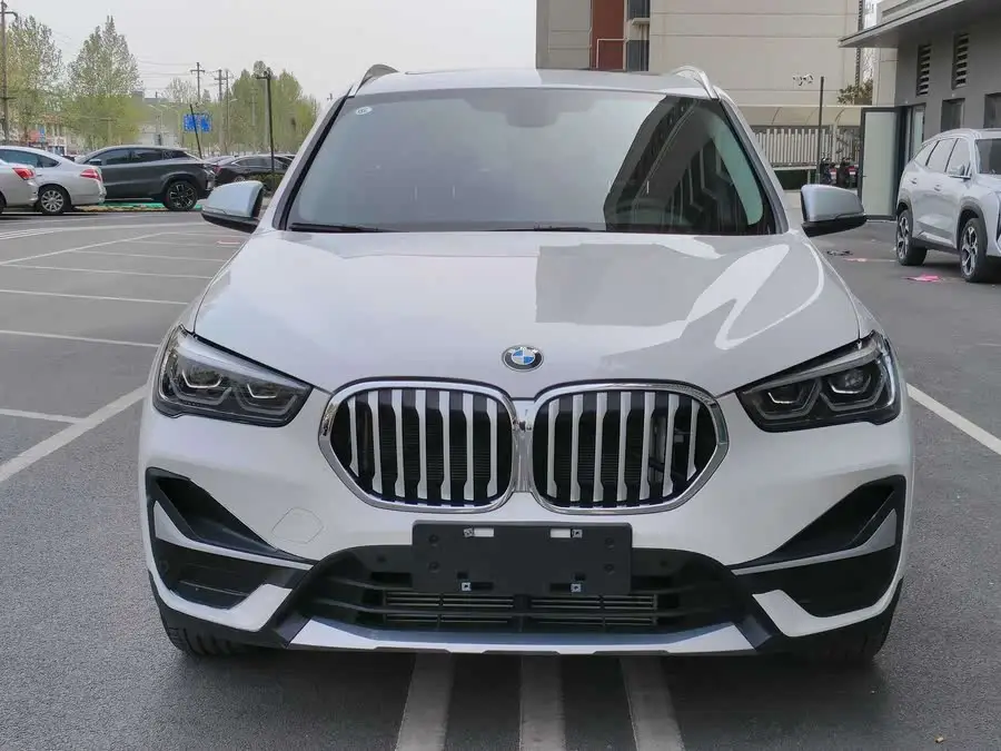 بي إم دبليو X1 2022 فئة تحديث xDrive25Li إصدار فاخر