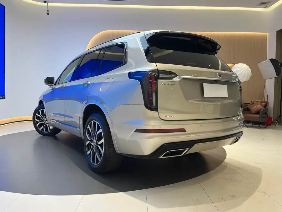 كاديلاك XT6 طراز 2021 2.0T بستة مقاعد ودفع رباعي بلاتينيوم