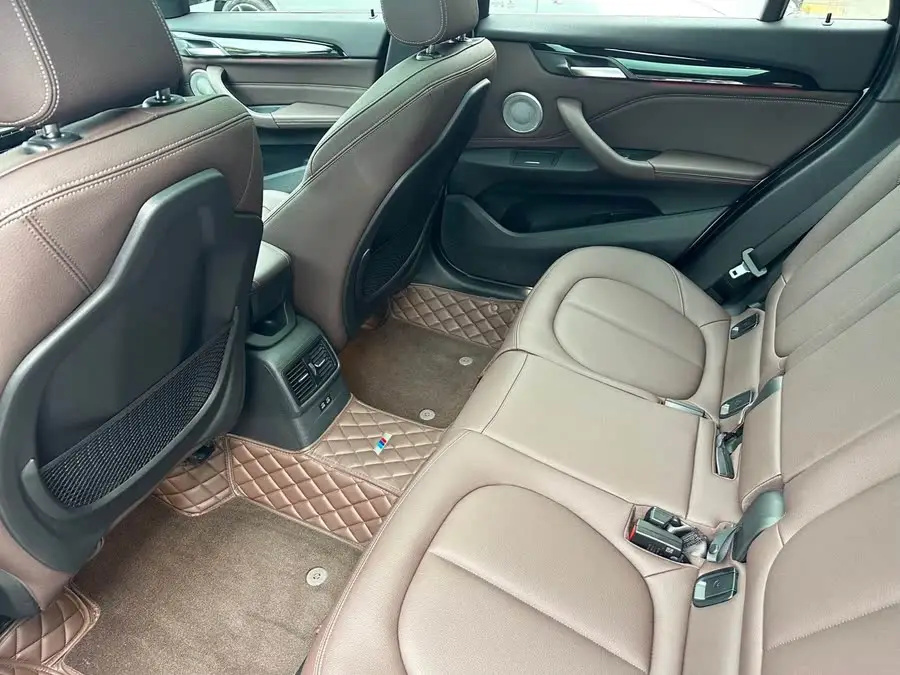 بي ام دبليو X1 2021 sDrive25Li إصدار رائد