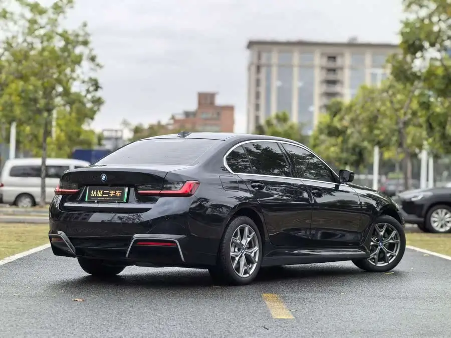 BMW i3 2024 eDrive 35 L