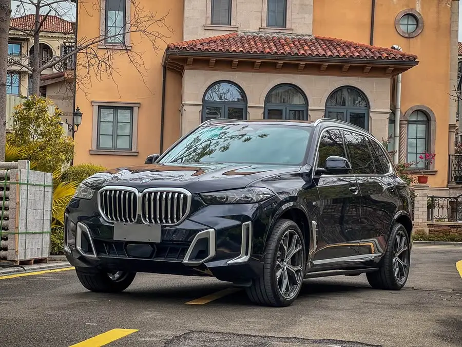 بي إم دبليو X5 2023 xDrive 30Li حزمة M الرياضية الفاخرة