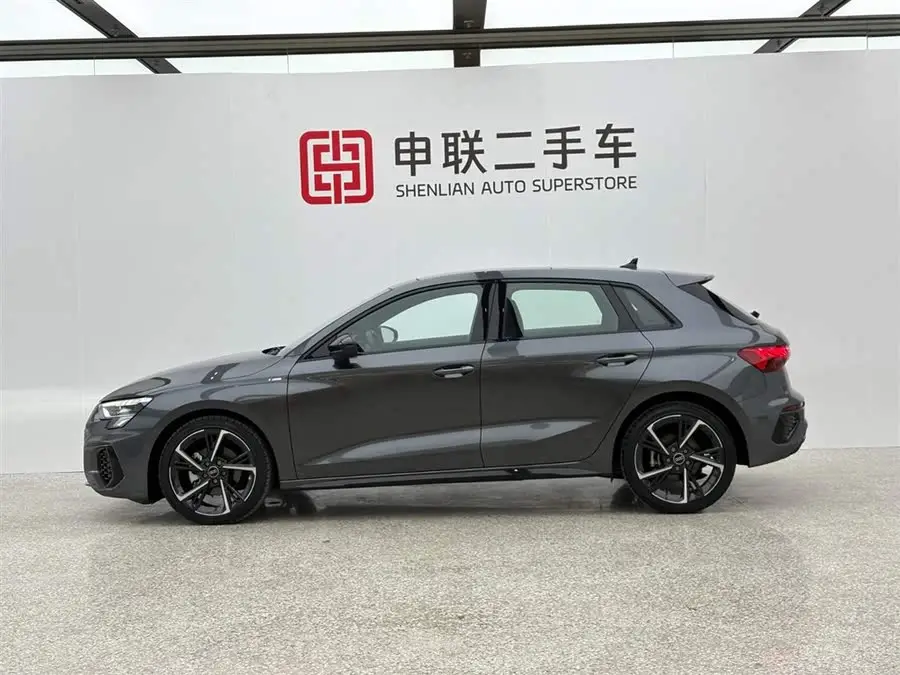 أودي A3 موديل 2022 سبورتباك 35 TFSI الطراز الرياضي العصري