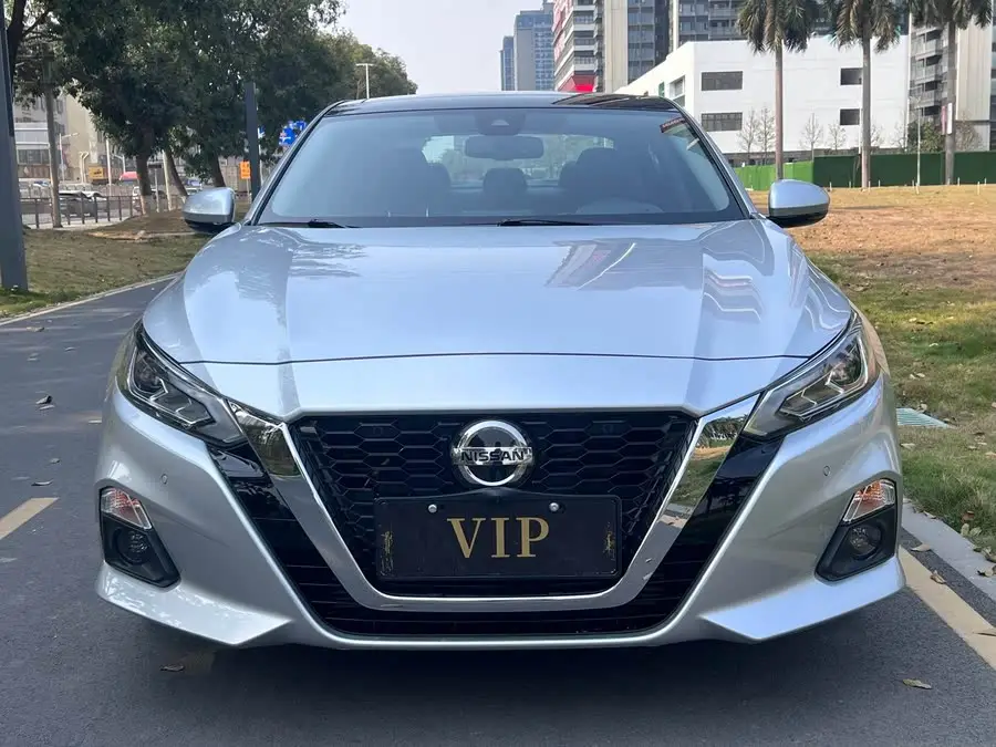 تيانا 2020 2.0T XL Upper AD1 إصدار الملاحة الذكية