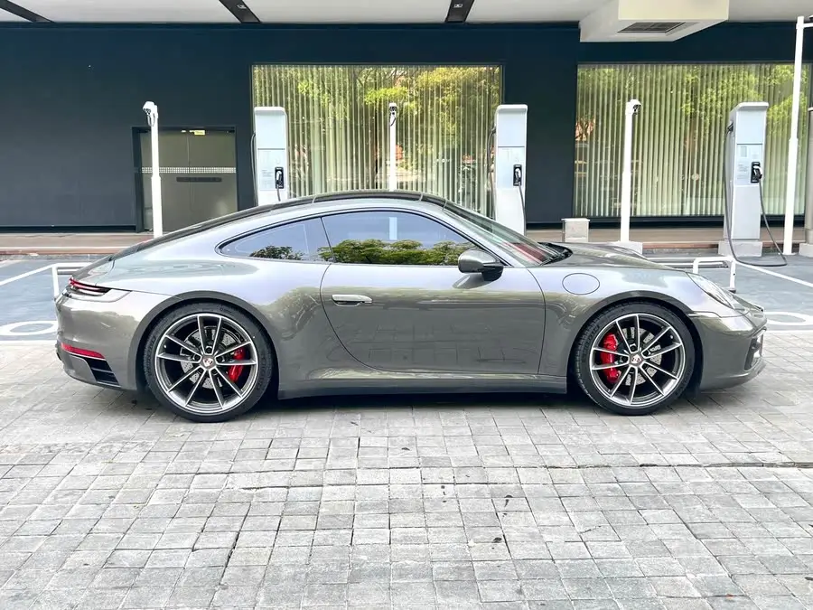 بورش 911 2023 كاريرا إس 3.0T