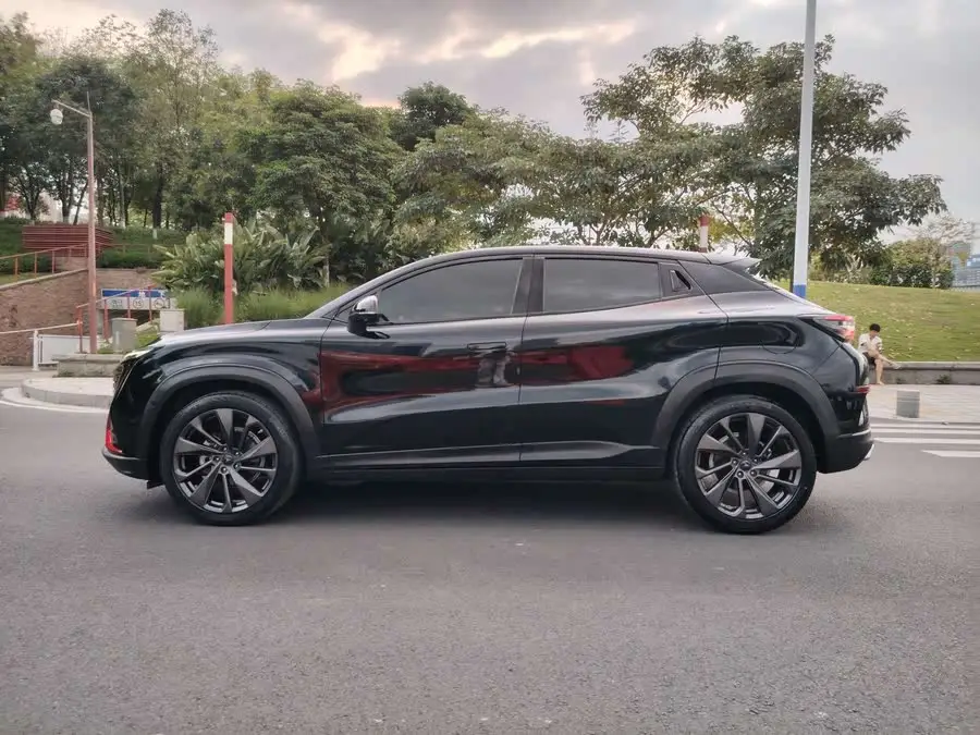 تشانجان UNI-T 2020 1.5T بريميوم