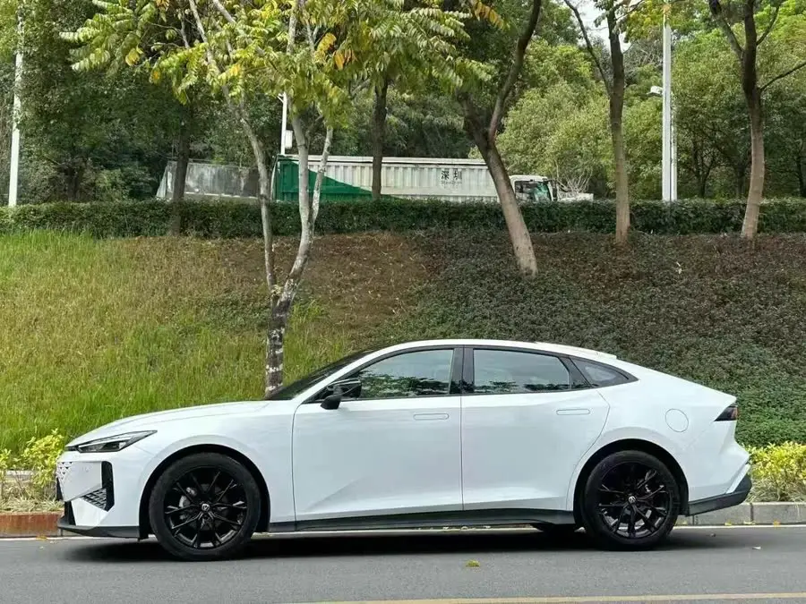 Changan UNI-V 2024 1.5T Premium